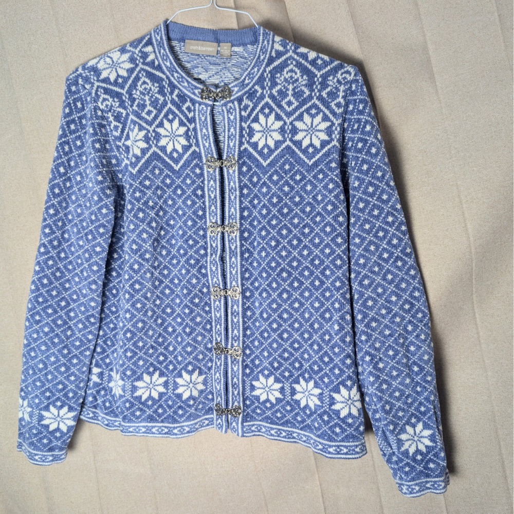 Croft & Barrow Blue White Snowflake Fair Isle Cardigan Silver Clasp Sweater M
